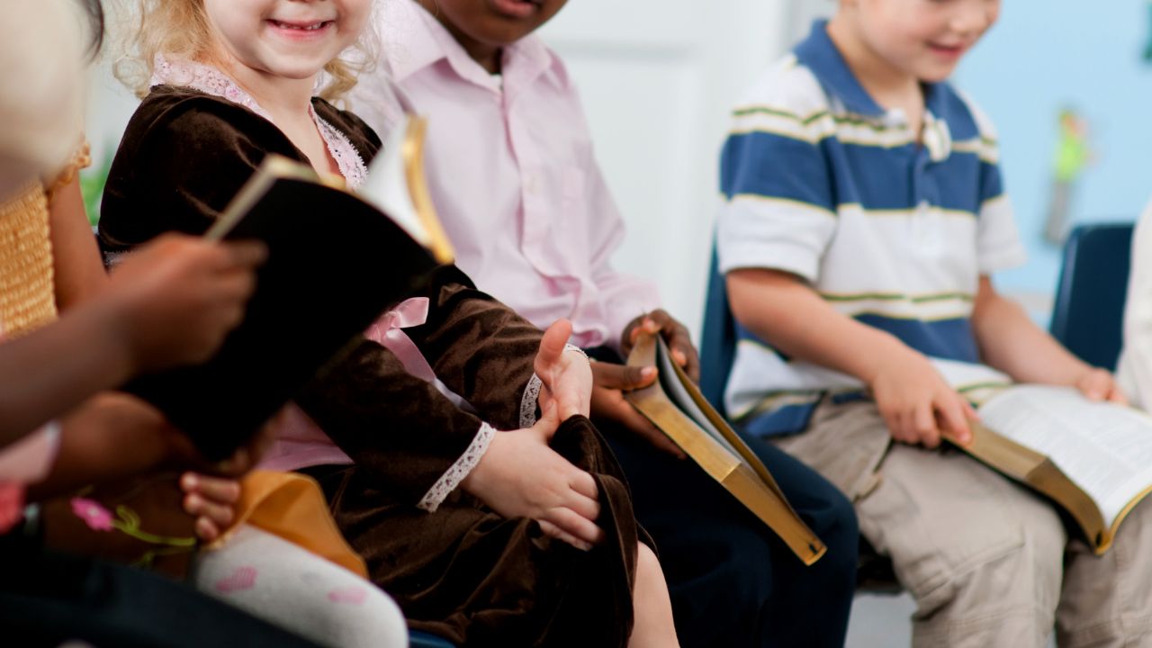 ¿Cómo enseñar la Biblia a nuestros hijos?